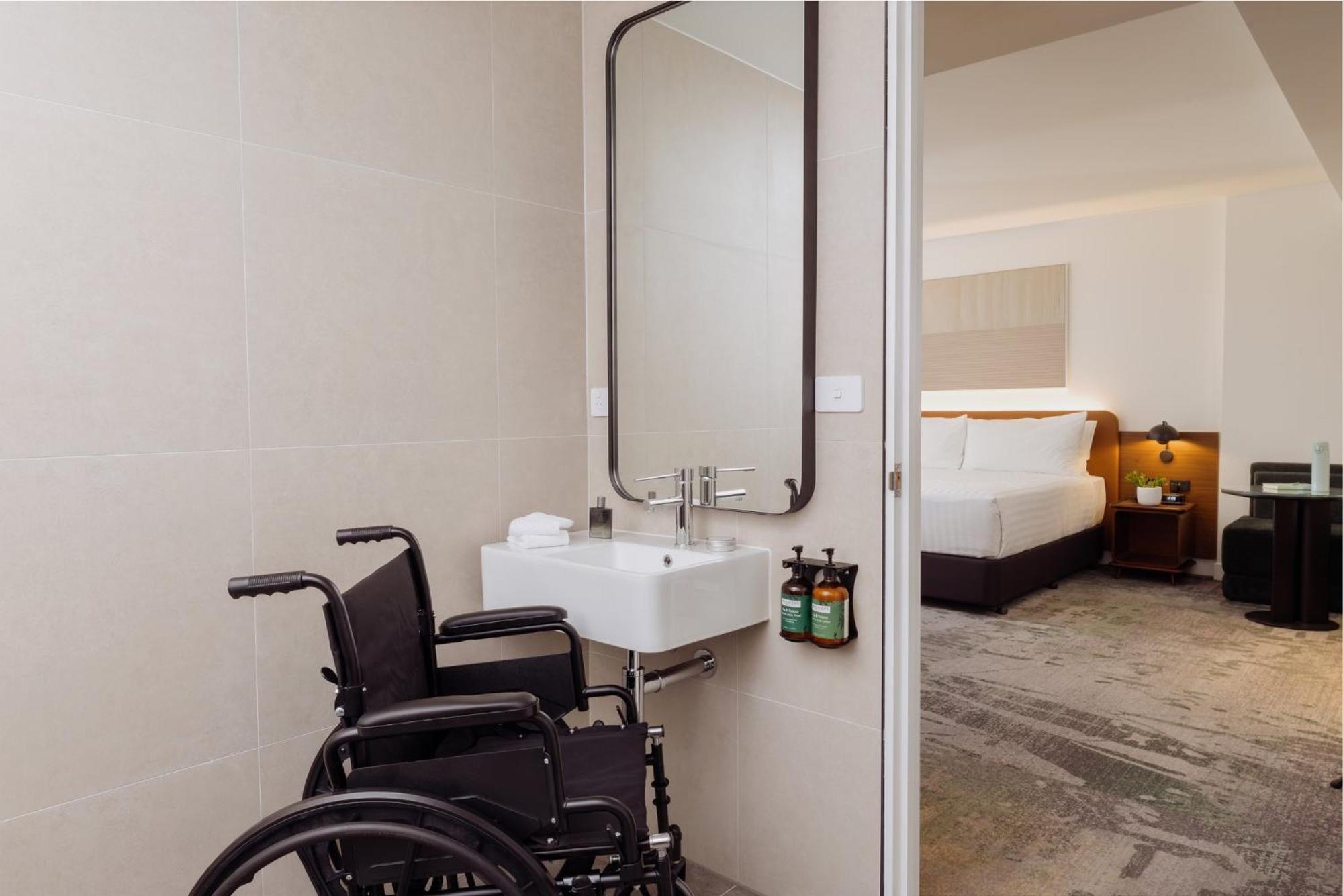 Crowne Plaza Melbourne Carlton By Ihg — Photos 1